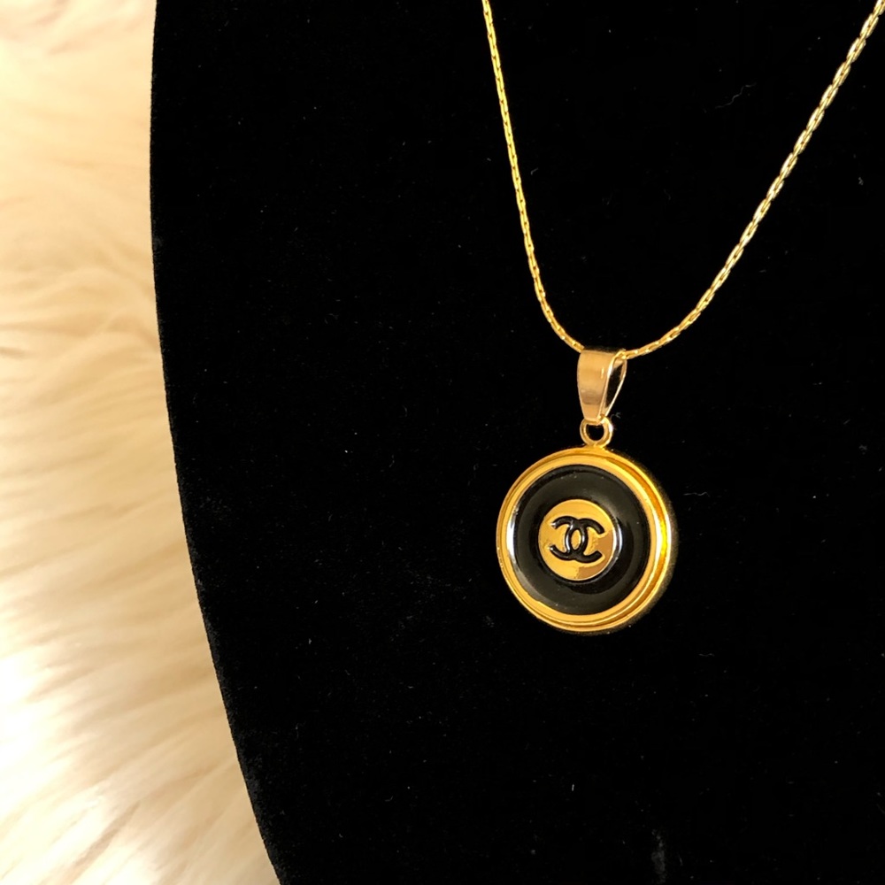 Chanel Necklace - Picture 8 of 11
